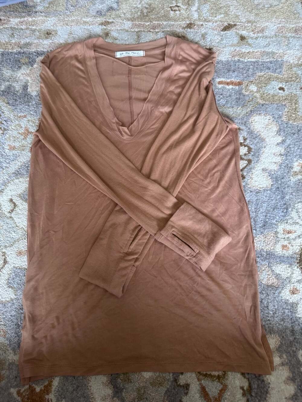 Free People We The Free Arlo V-Neck Long Sleeve Top Small Tan Thumbholes